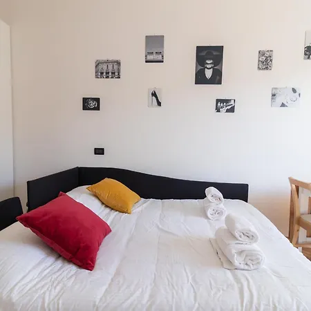 Abbiategrasso - Bocconi - 2 Camere Da Letto Milan Exterior photo